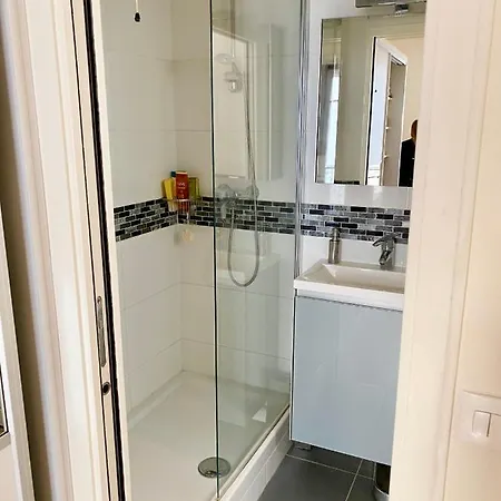 Charming 2 Bedrooms Flat Near Trocadero Apartment
